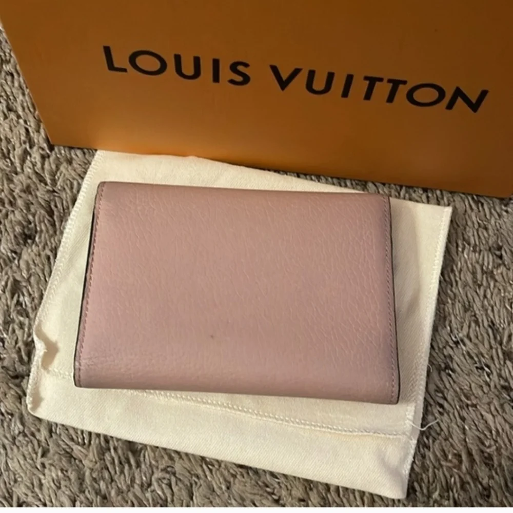 Louis Vuitton Capucines Compact Wallet